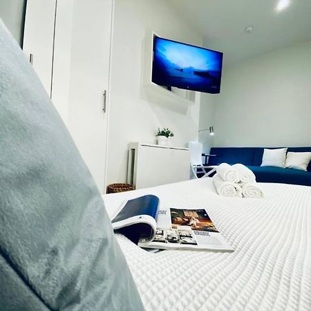 Apt 08 Beachside Beauty Central Studio Steps From Cafes Brighton ภายนอก รูปภาพ