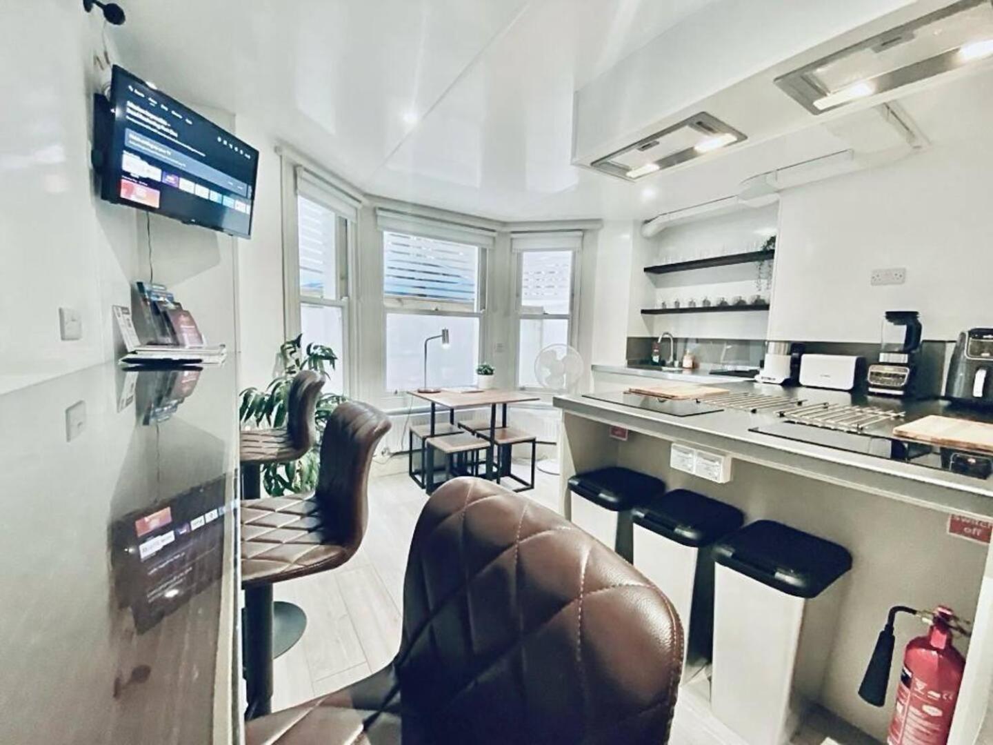 Apt 08 Beachside Beauty Central Studio Steps From Cafes Brighton ภายนอก รูปภาพ
